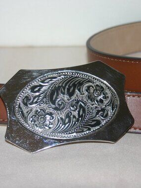 Silver Tone Metal Men's Belt Buckle w/Black Etched Design B-329